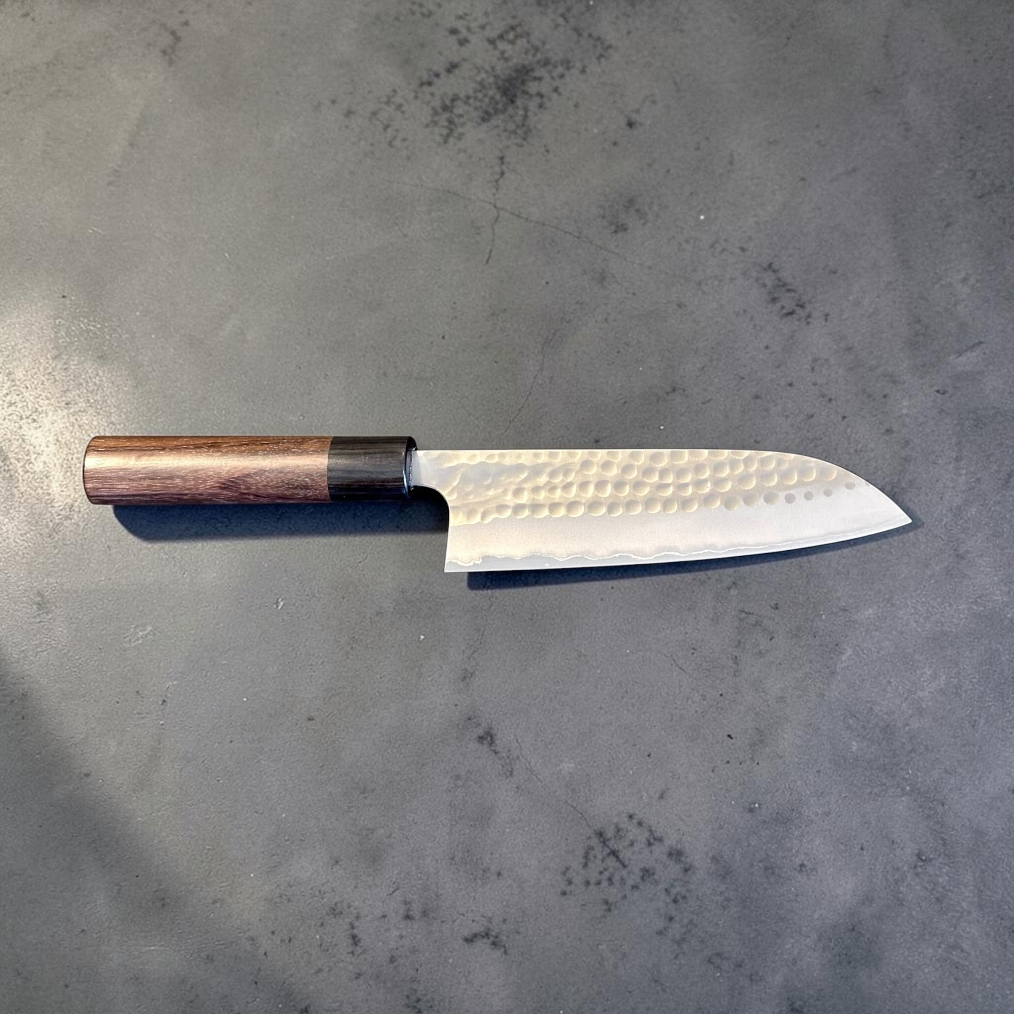 Anryu Blue #2 Tsuchime Santoku 165mm reverse-side profile with rosewood wa handle