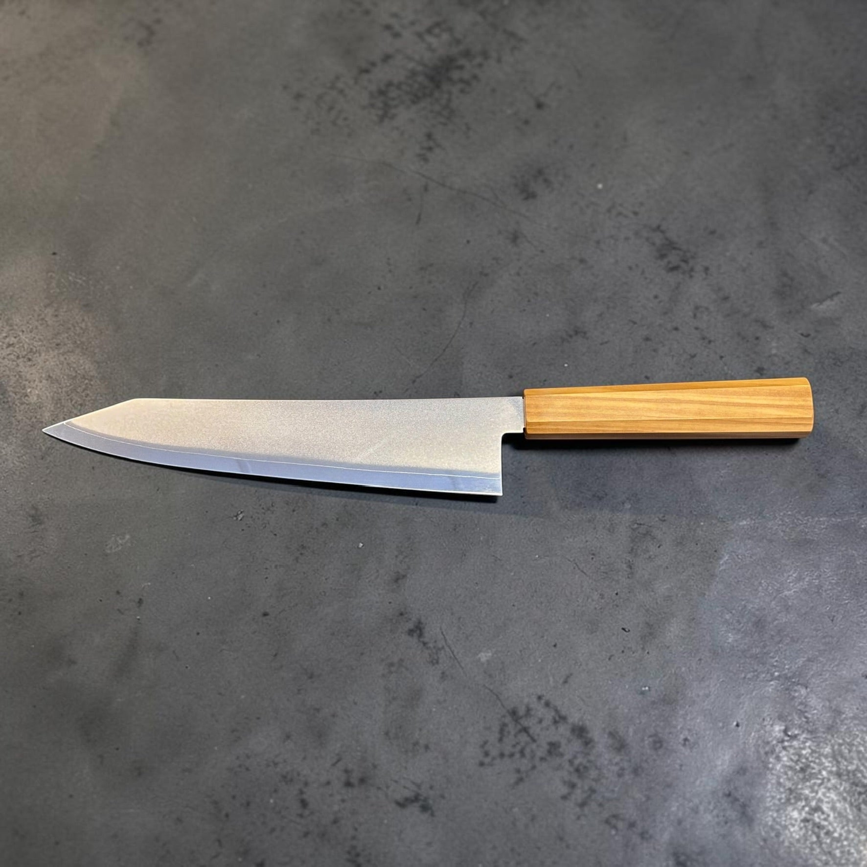 Hatsukokoro Kaijin Blue #2 Kiritsuke Gyuto 210mm, full reverse profile with mono olivewood wa handle.