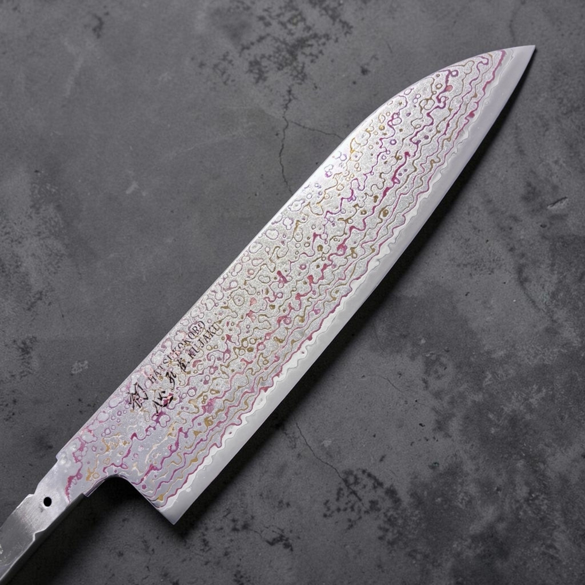 Hatsukokoro Kujaku V-Toku2 Rainbow Damascus Santoku 180mm blade only side view