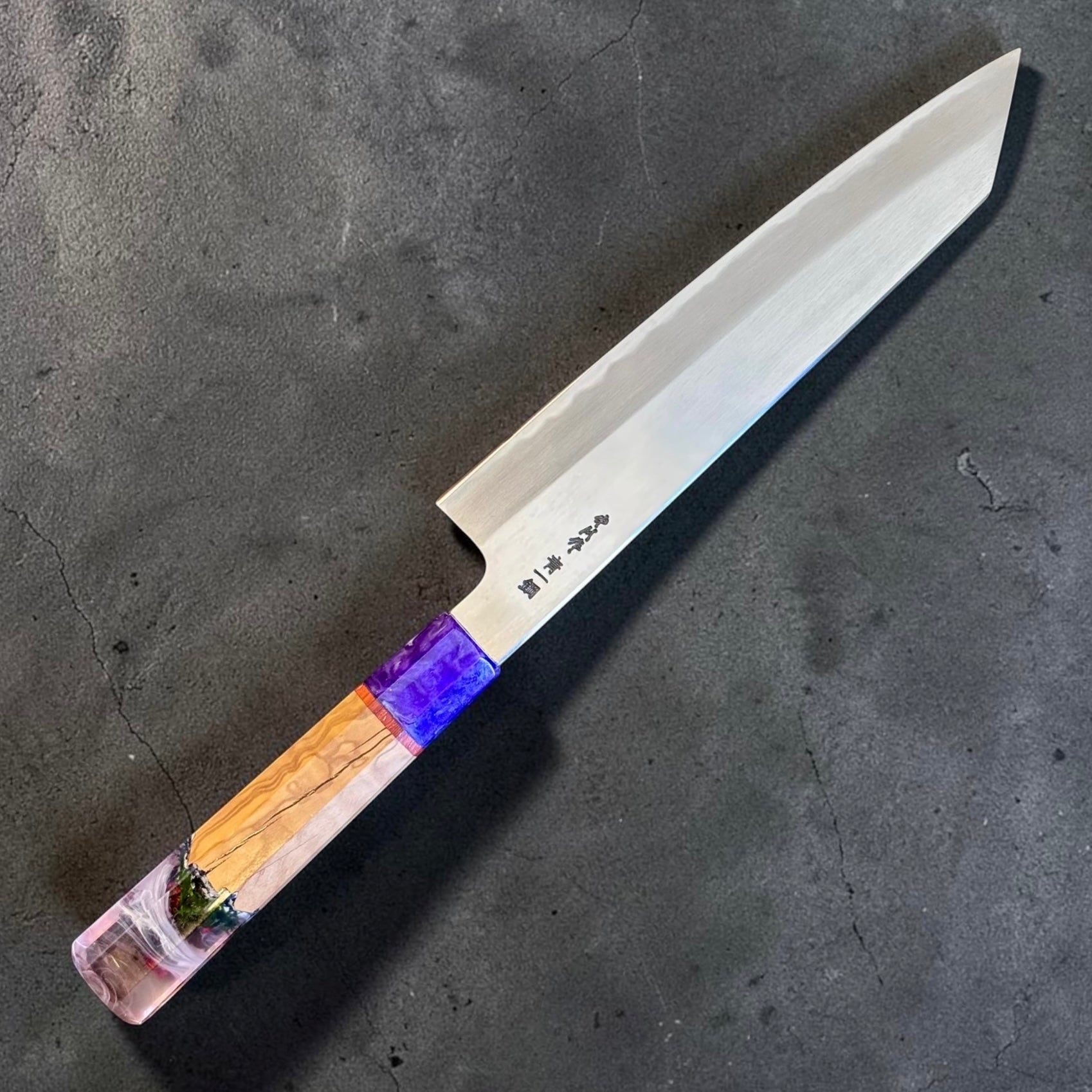 Reverse side of Hatsukokoro Nakagawa Blue #1 Kiritsuke Gyuto with Prisma Ladybug's Dream handle
