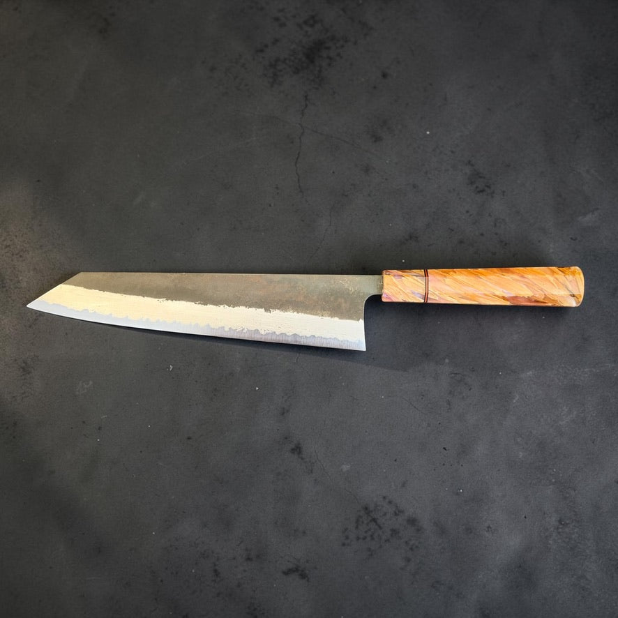 Full reverse profile of exact Hatsukokoro Shinkiro 240mm kiritsuke gyuto with Prisma Handle 01