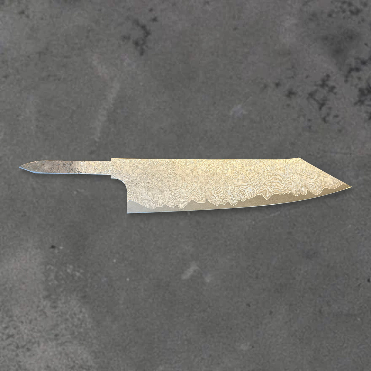 Hatsukokoro VG XEOS Damascus 210mm kiritsuke blade without a handle, shown in horizontal front profile with the full blade and tang visible.