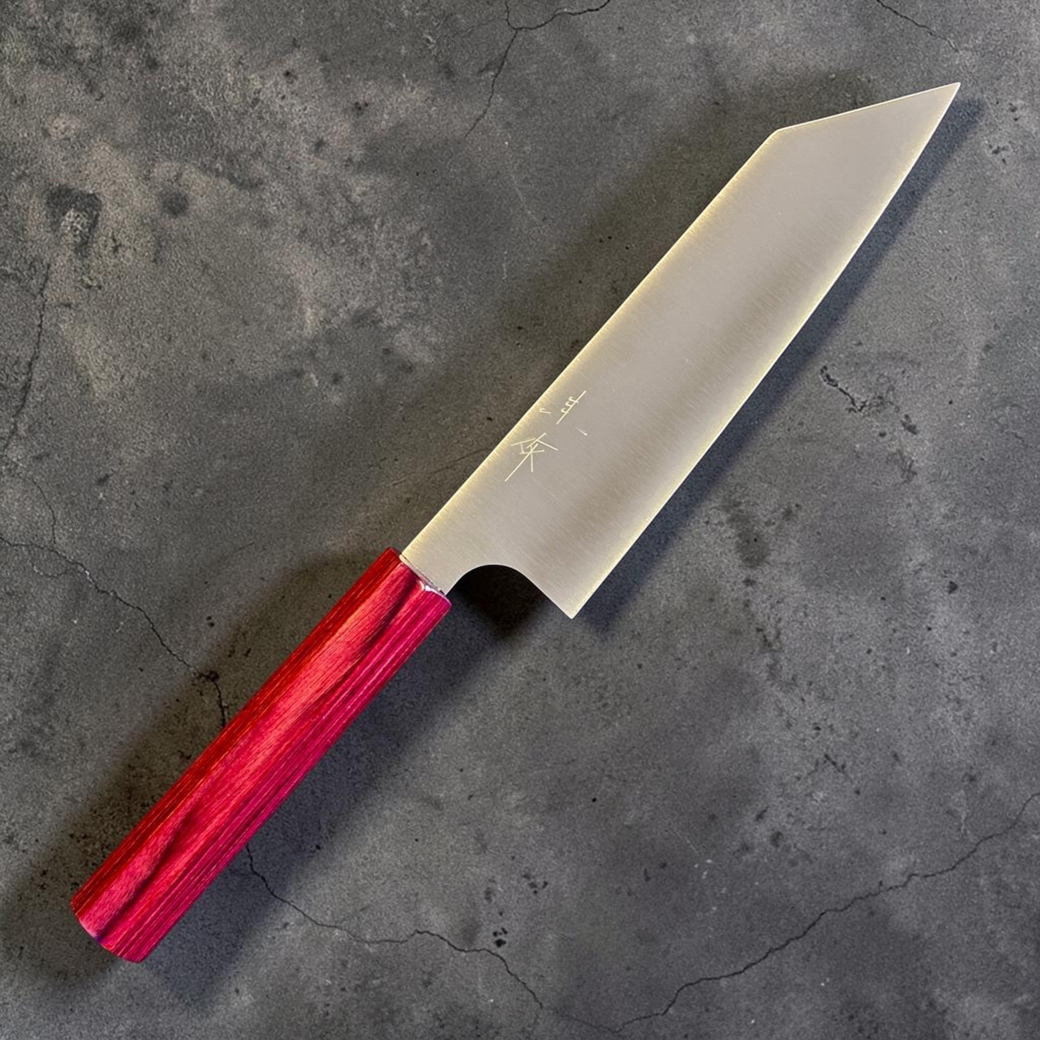 Kei Kobayashi SG2 Migaki Bunka with red lacquered wa handle, angled product view.