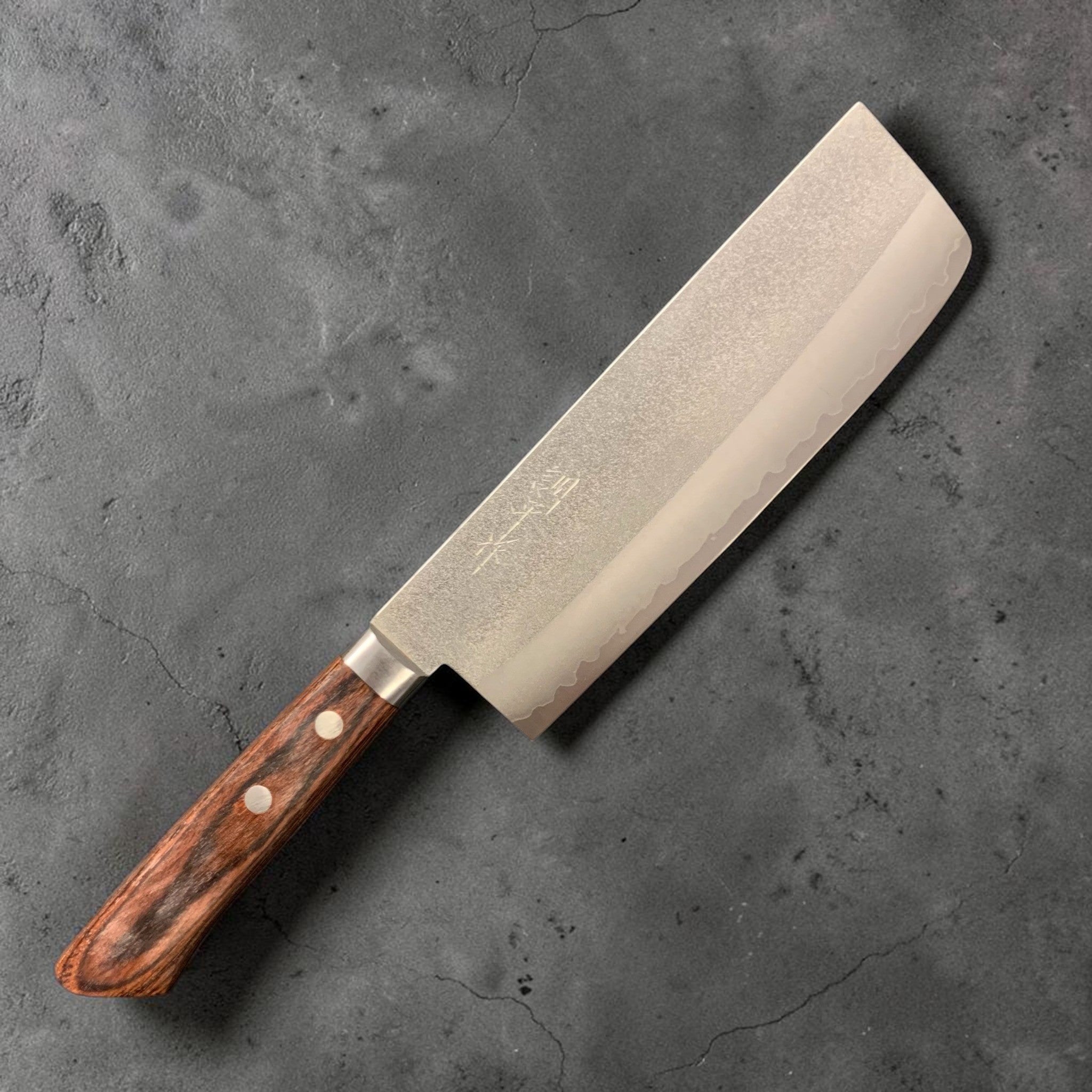 Masutani VG-1 Nashiji Nakiri 165 mm with brown Western handle, right-side blade profile on white background.
