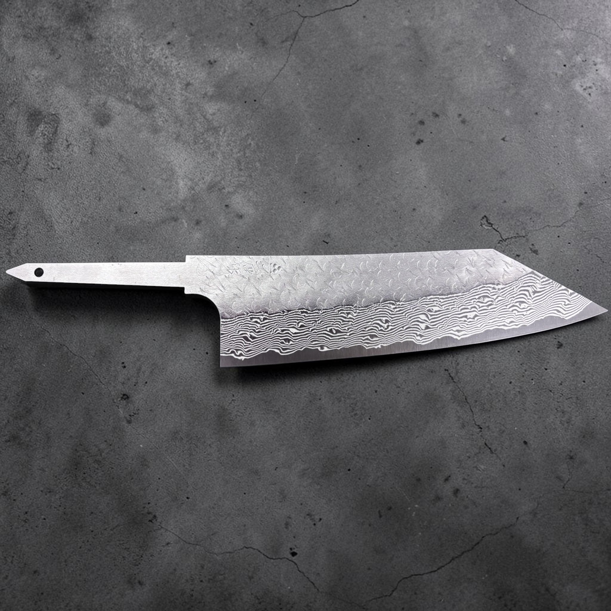 Nigara Strix Damascus Bunka 180 mm profile shot