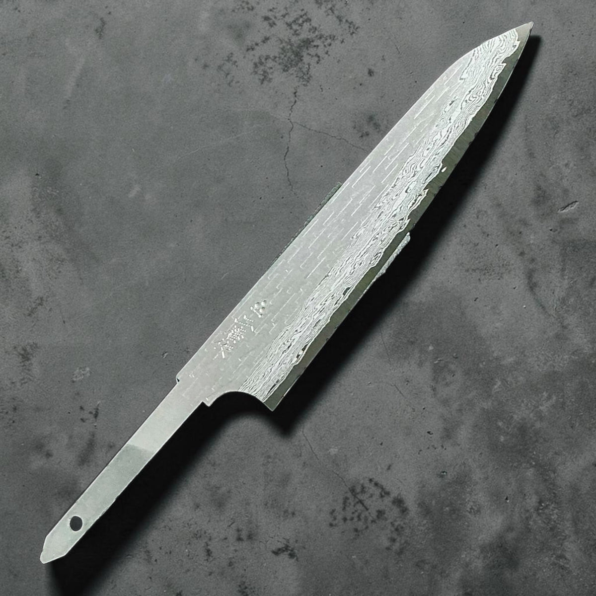 Nigara VG-XEOS Tsuchime Petty 150mm blade only, front view with exposed tang