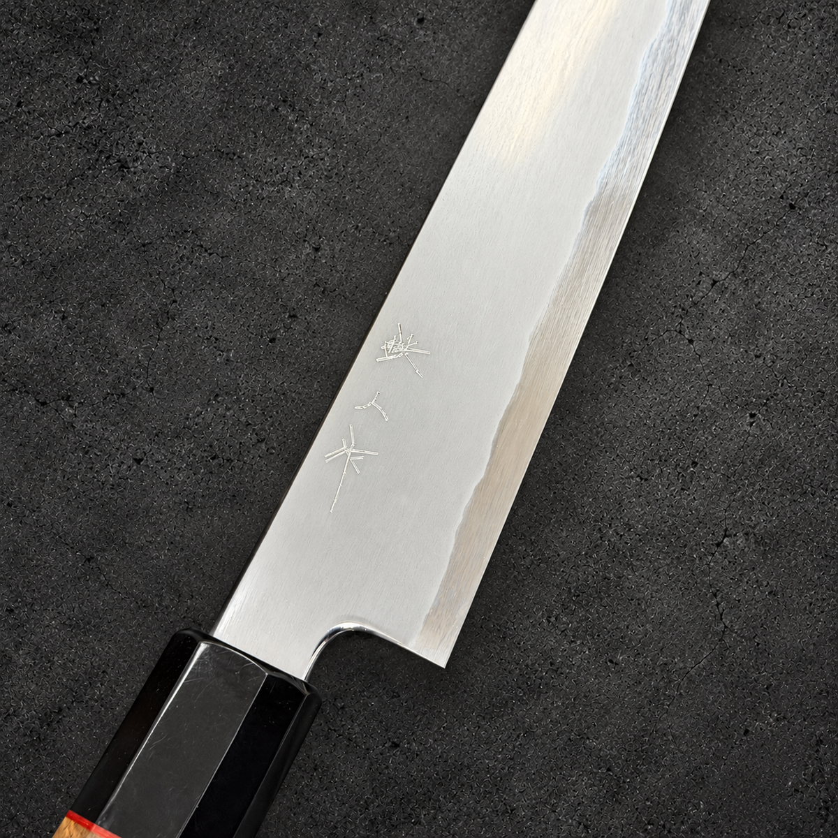 Tetsujin Blue No. 2 So-Kasumi blade engraving and Prisma handle ferrule detail
