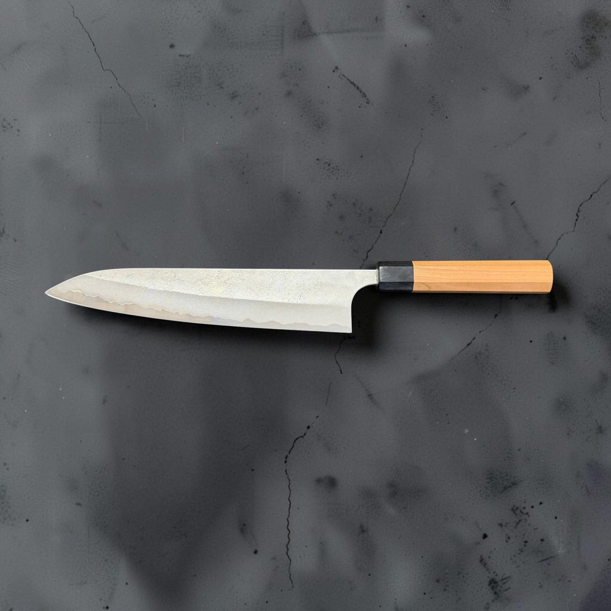 Reverse side profile of the Yoshimi Kato Aogami Super Nashiji 240mm gyuto with CBO octagonal handle.