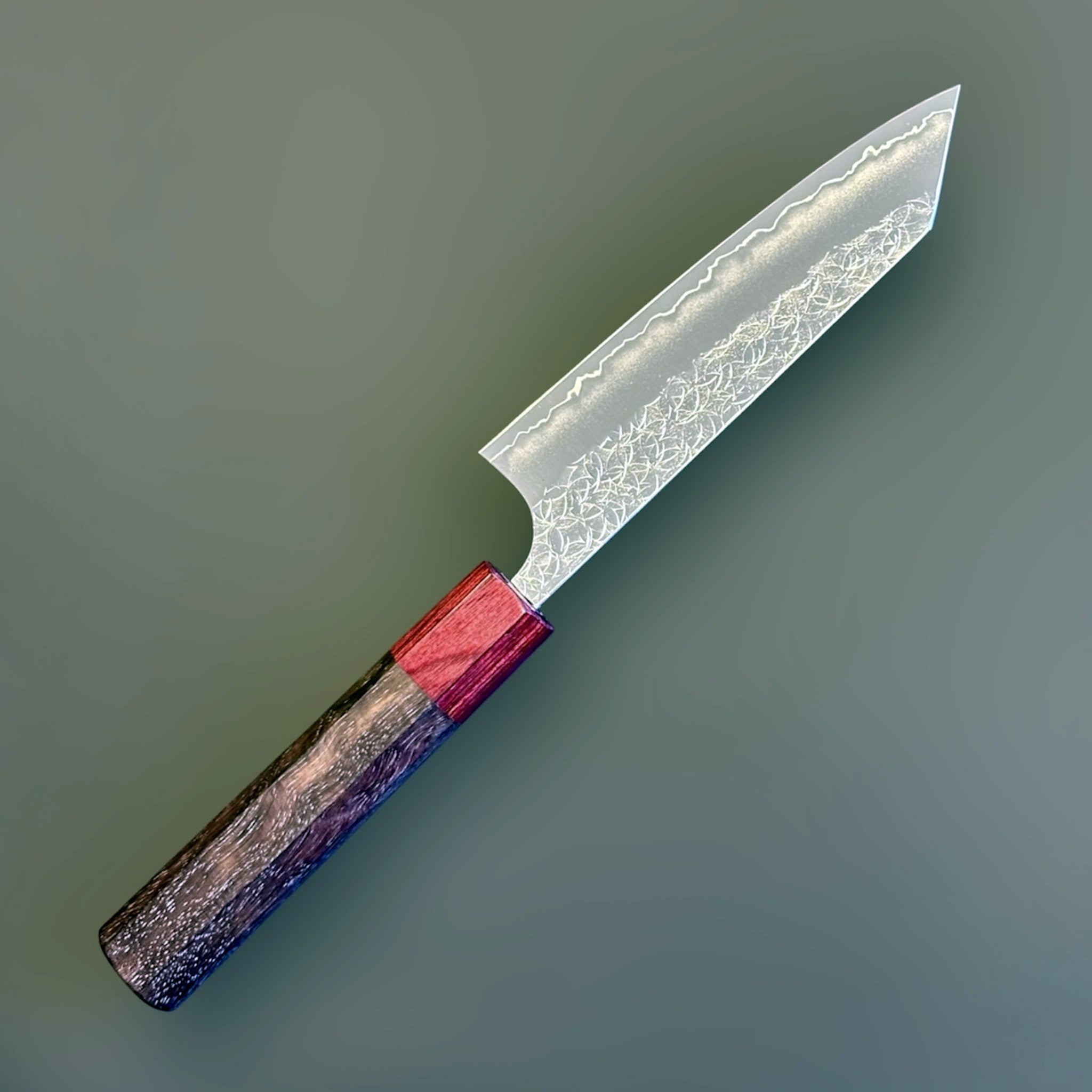 Yoshimi Kato Minamo SG2 Ko Bunka, reverse angled view with etched blade detail and red ferrule.