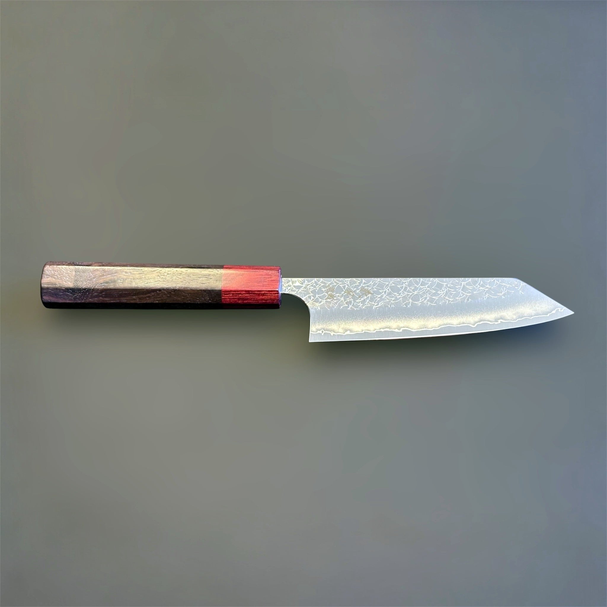 Yoshimi Kato Minamo SG2 Ko Bunka, full side profile highlighting the compact ko bunka shape and patterned blade finish.