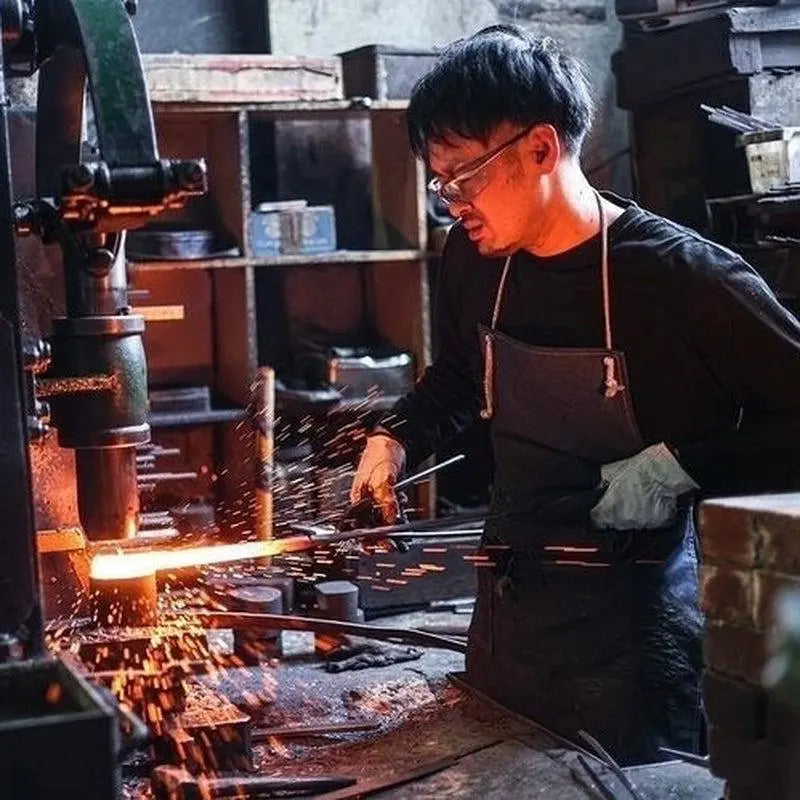 Satoshi Nakagawa hand forging one of his Japanese Knives