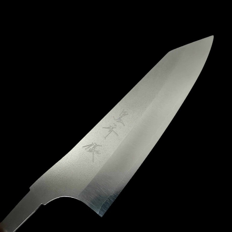 Yu Kurosaki VG-XEOS Gekko Bunka Knife on Black Background