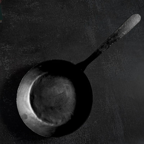 Hatsukokoro Iron Frying Pan – 22 & 24 cm | Tokushu Knife