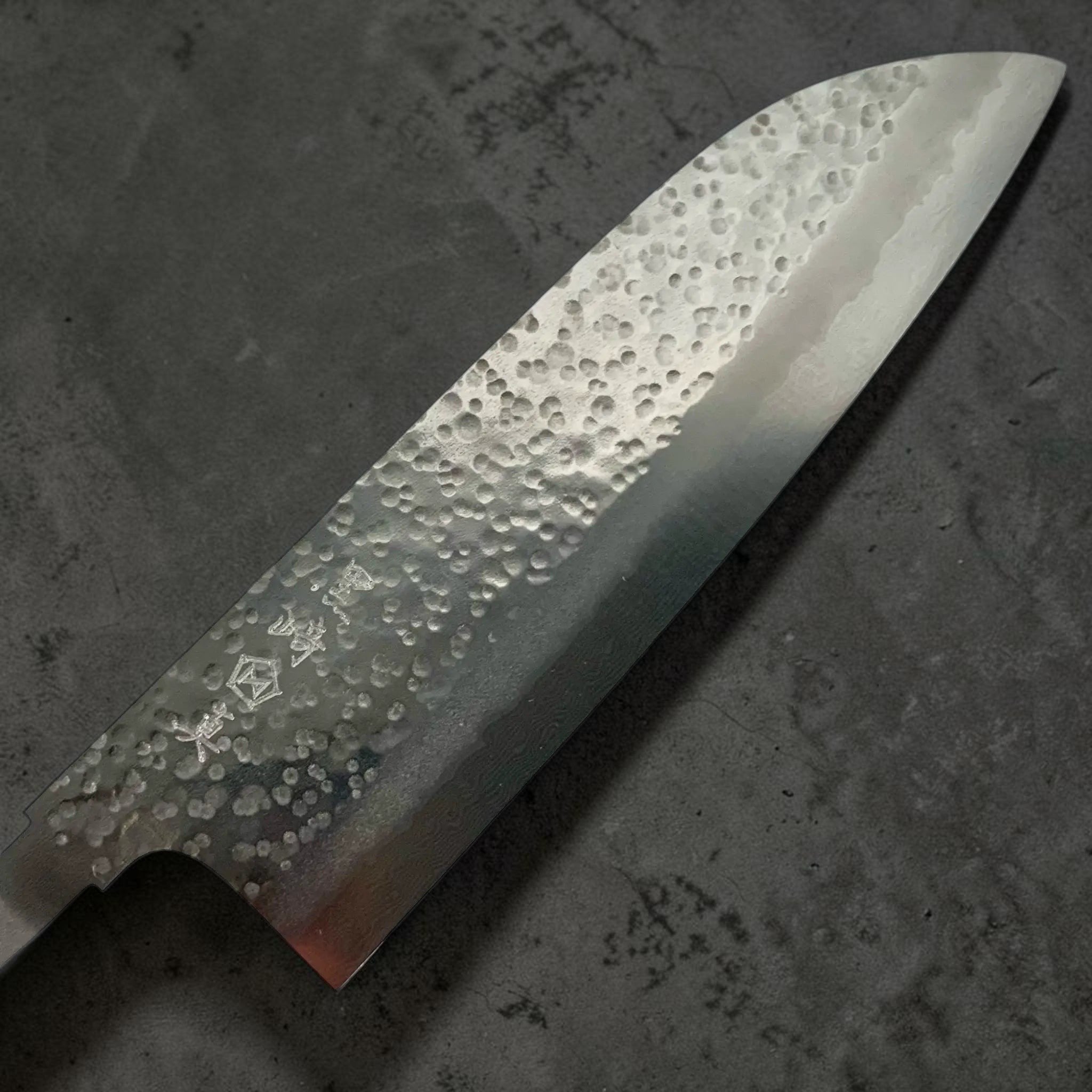 Makoto Kurosaki Coreless Damascus Santoku No Handle