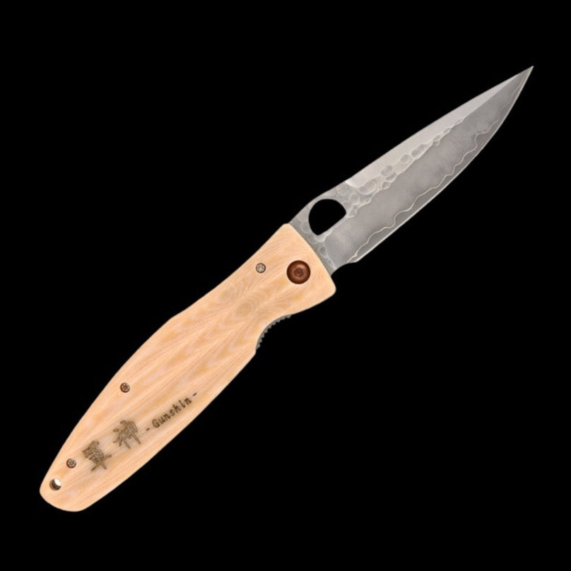 Mcusta Sengoku Uesugi Kenshin VG-10 Core Damascus White Micarta 4.75" Cuchillo cazador plegable