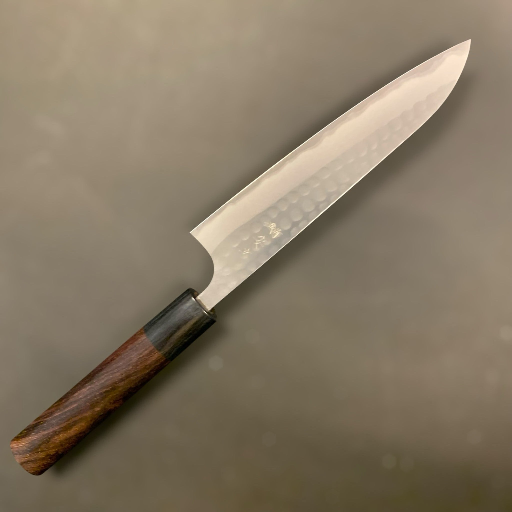 nryu Blue #2 petty 150mm hammered tsuchime Damascus cladding close-up