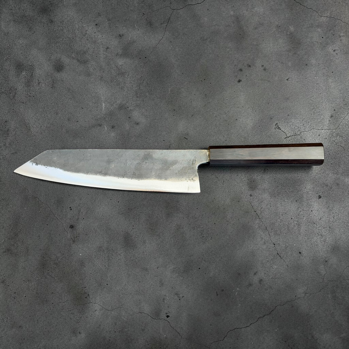 Hatsukokoro Kurogane Blue #2 Kiritsuke Gyuto 210mm, reverse blade profile and octagonal mono ebony handle