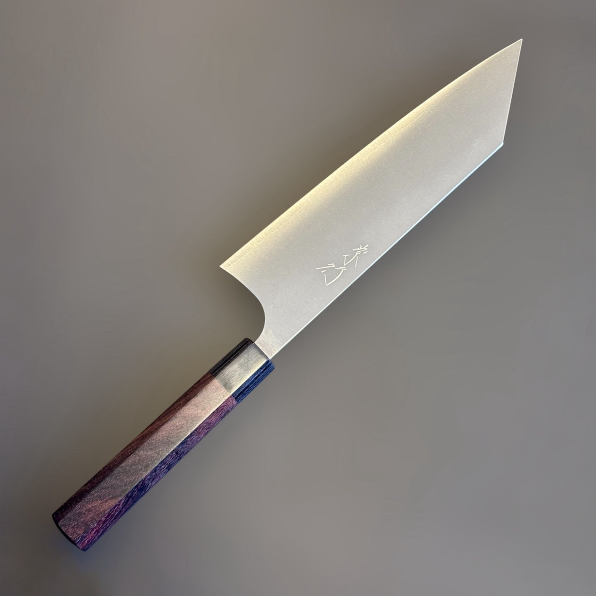 Koutetsu SG2 Boss Bunka, front side view with engraved kanji and octagonal wa handle.