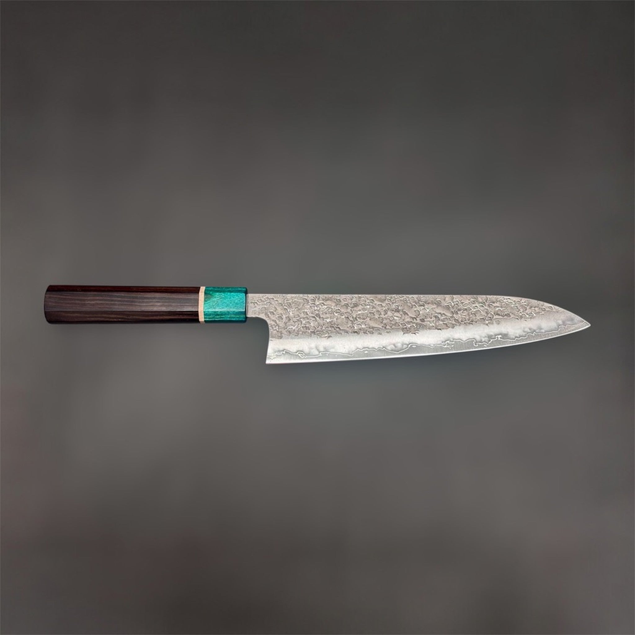 Makoto Kurosaki Samidorizuki SG-STRIX Gyuto 210 mm, side profile showing the gyuto blade shape, patterned finish, and custom wa handle with turquoise ferrule.