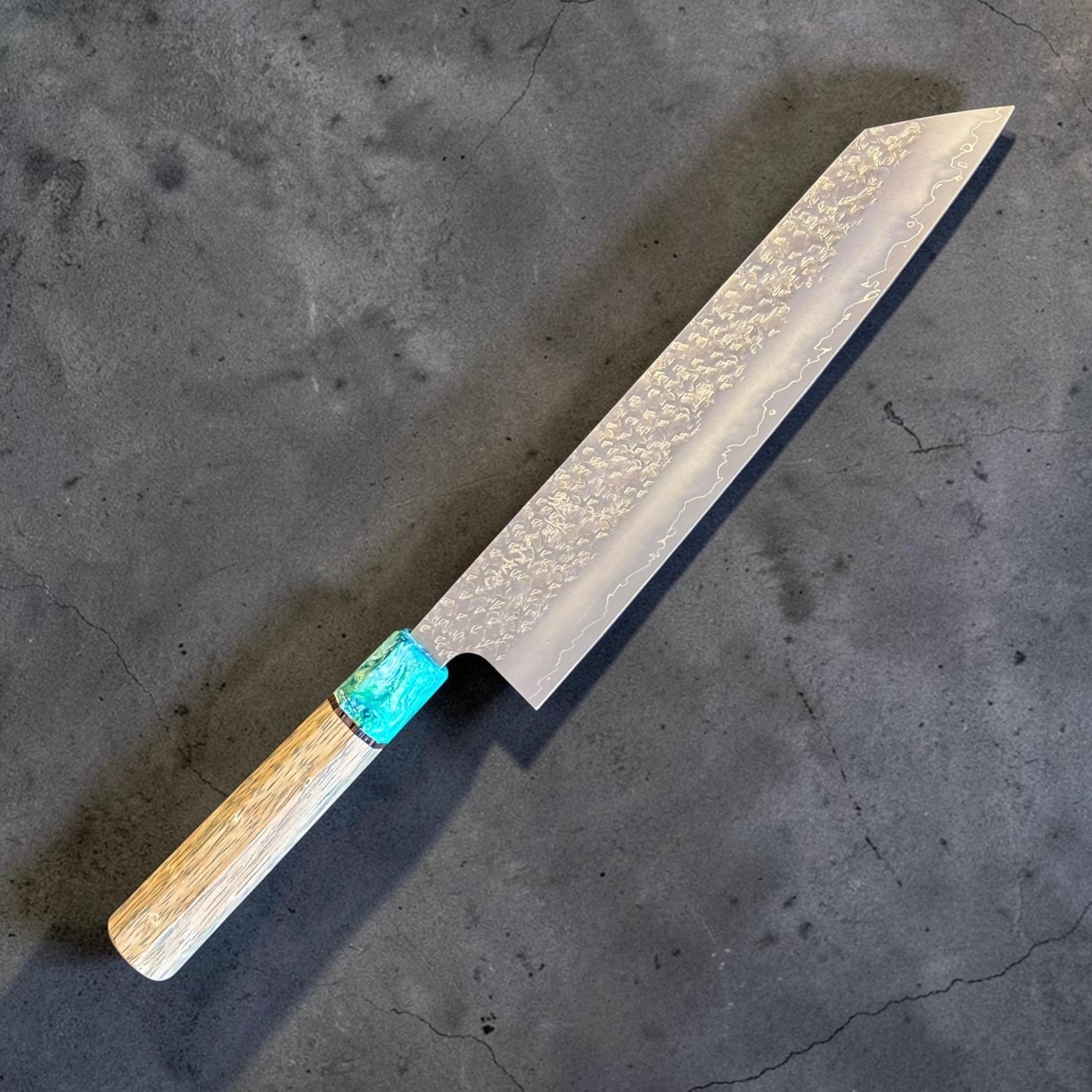 Makoto Kurosaki SG2 Bunka 240mm Glacier Prisma handle reverse side