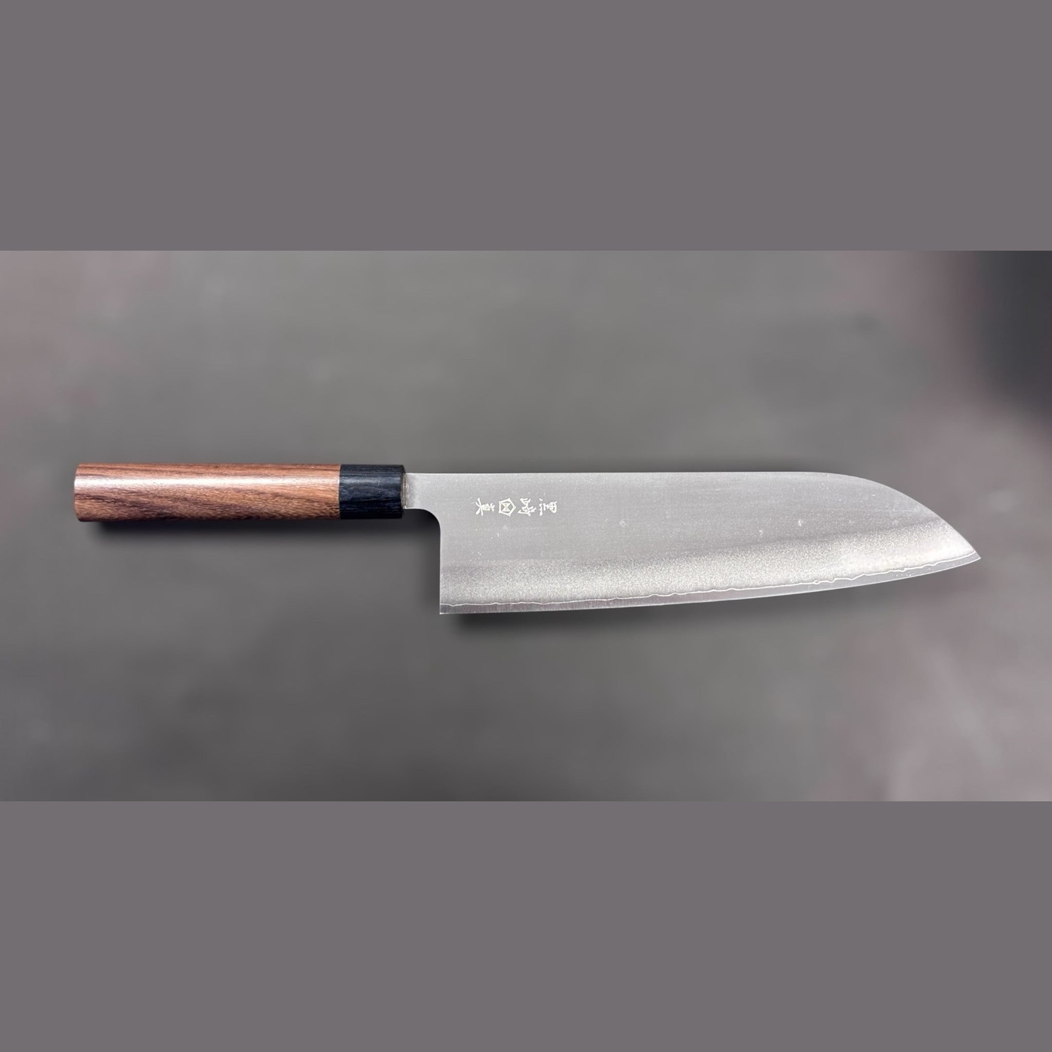 Makoto Kurosaki VG7 Gyuto 240 mm, full profile side view of the blade and handle.