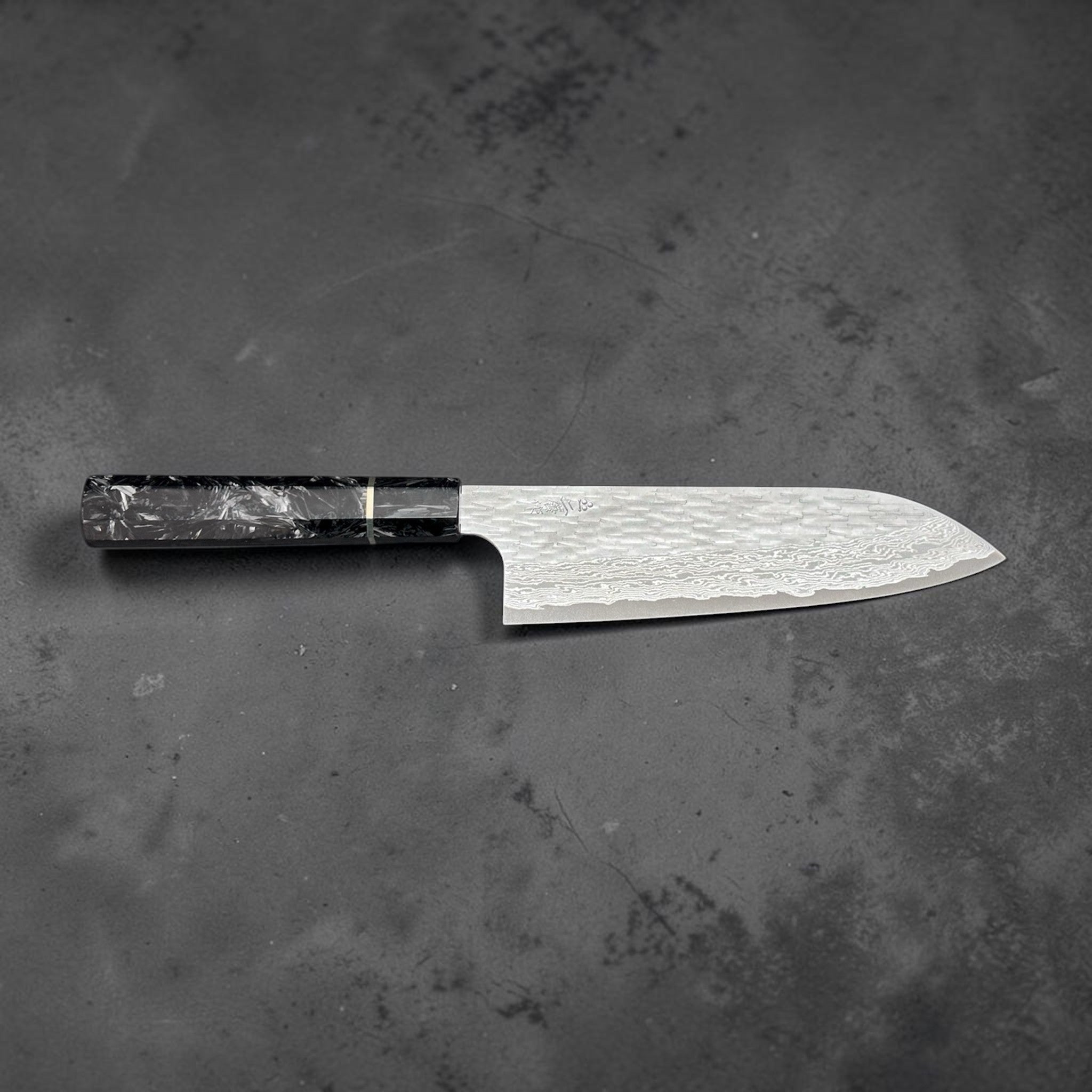 Nigara VG-XEOS Tsuchime Santoku 165 mm Japanese kitchen knife, detailed product view of the profile.