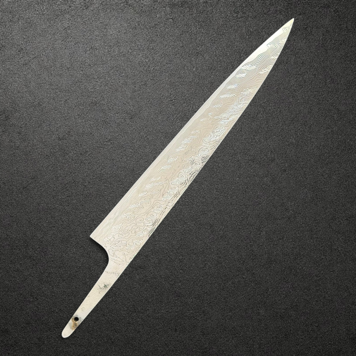 Takeshi Saji R2 Diamond Damascus Sujihiki 240mm, reverse angled view of the blade and exposed tang