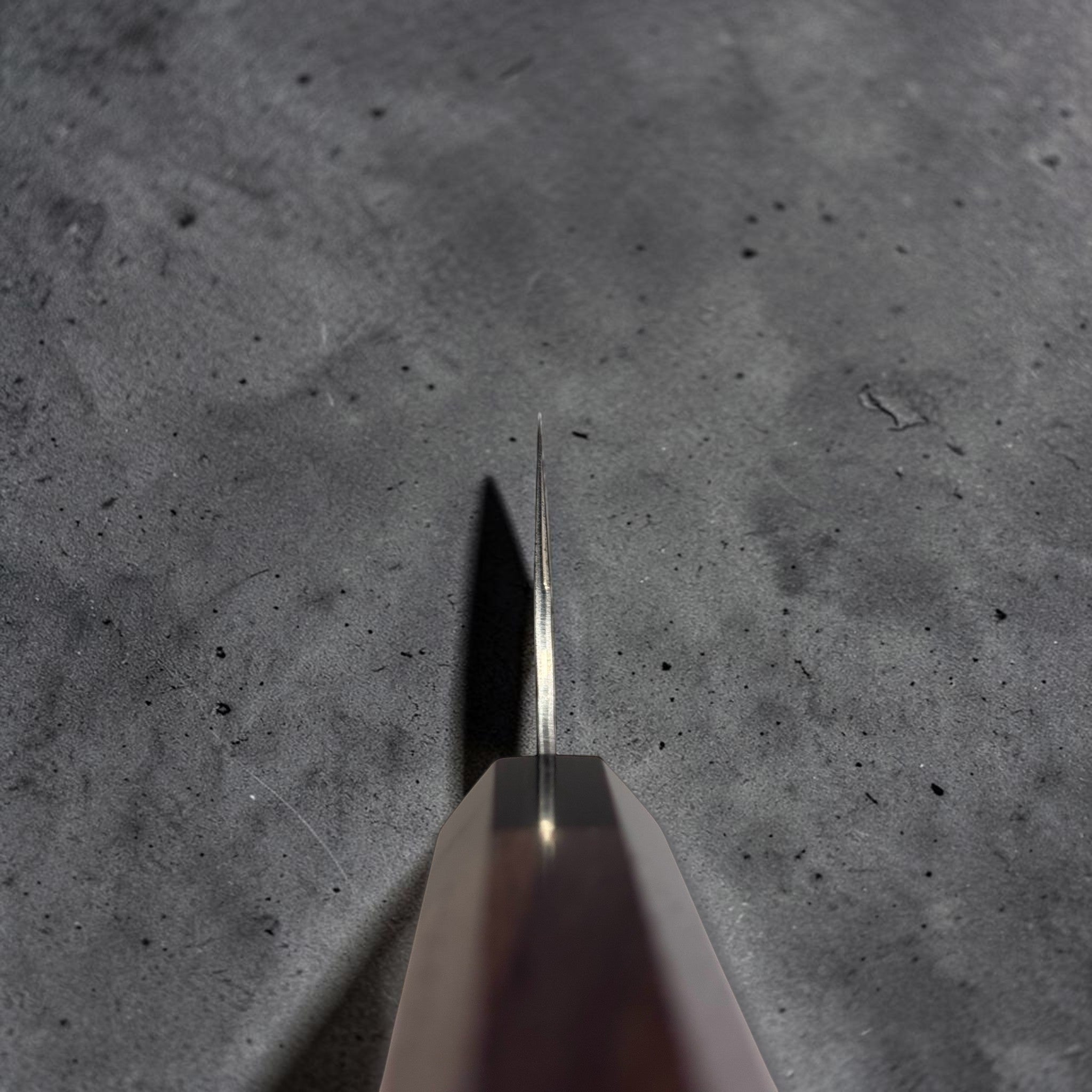 Yu Kurosaki Kokusen AS Santoku 165 mm choil shot.