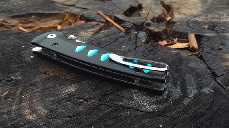 Mcusta MC-41C Katana VG-10 Core San Mai Black/Blue Anodized Aluminum 4.25" Folding knife - Tokushu Knife