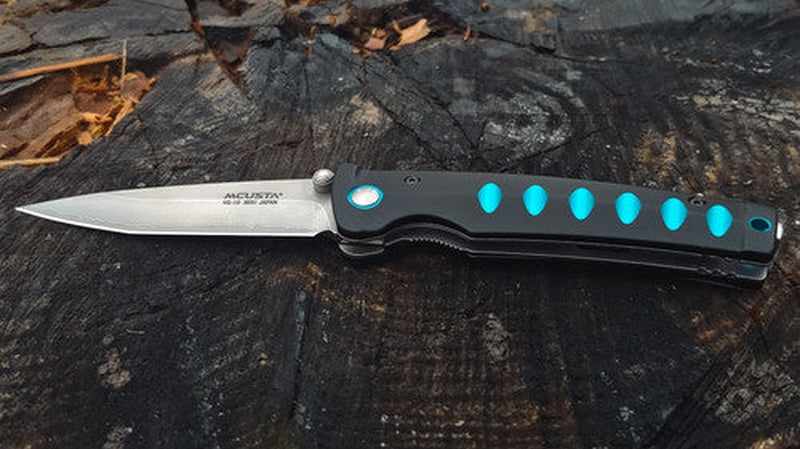 Mcusta MC-41C Katana VG-10 Core San Mai Black/Blue Anodized Aluminum 4.25" Folding knife - Tokushu Knife